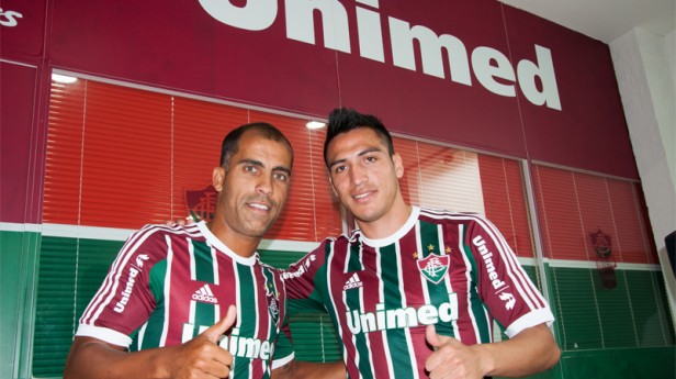 http://www.fluminense.com.br/site/futebol/wp-content/uploads/2013/01/Felipe-e-Monz%C3%B3n-posaram-para-fotos-na-sede-do-clube-Foto-Bruno-Haddad-Fluminense-FC-616x345.jpg